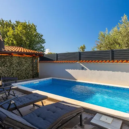 Natasa By Guide 아파트