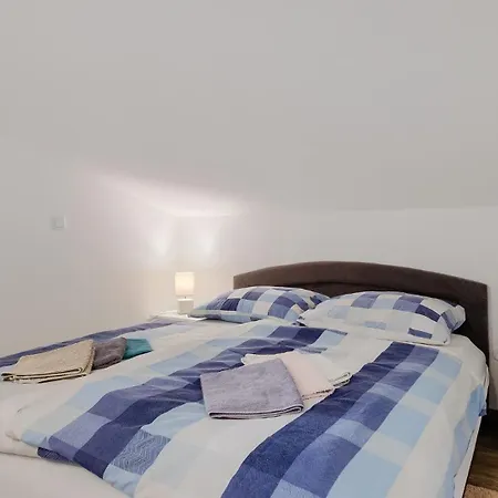 Natasa By Guide * 페로이