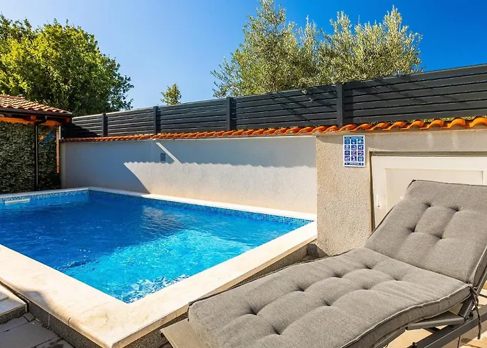 아파트 Natasa By Guide 페로이